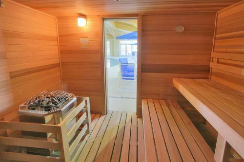Hotel Bluewater Resort And Marina By Spinnaker