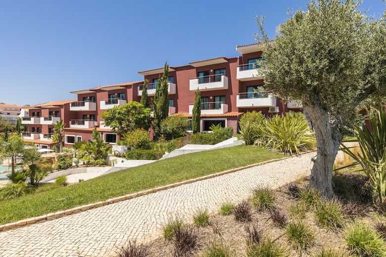 Topazio Mar Beach Hotel & Apartments