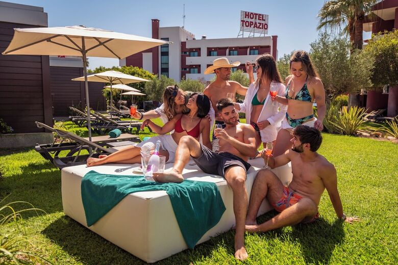Topazio Mar Beach Hotel & Apartments