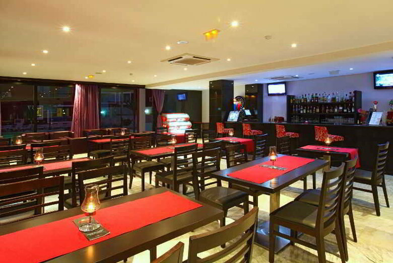 Topazio Mar Beach Hotel & Apartments
