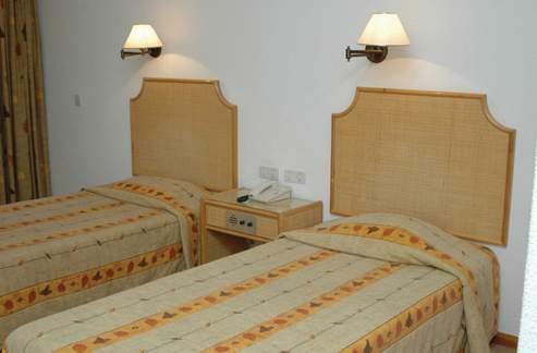 Topazio Mar Beach Hotel & Apartments