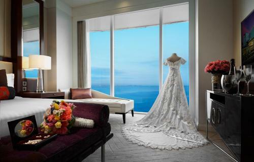 Hotel Solaire Resort & Casino