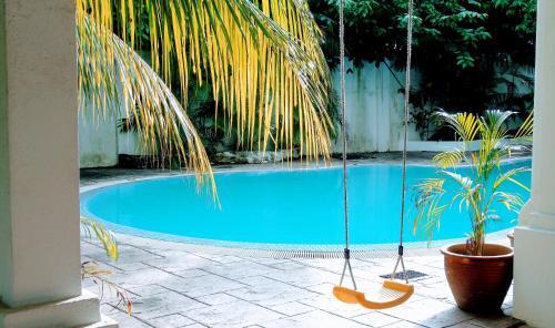 Rumah Putih Bed & Breakfast Near Klia & Klia 2