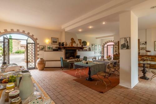 Hostal Agriturismo Le Case Rosse Di Montebuono
