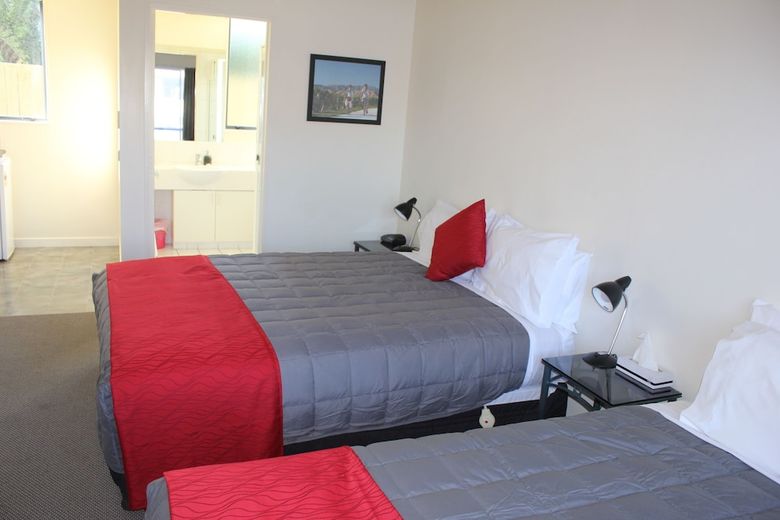 Phoenix Motor Inn