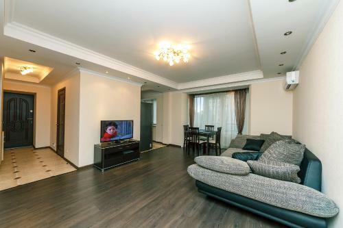 Luxrent Apartments On Lesi Ukrainki - Kiev