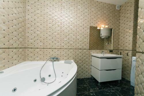 Luxrent Apartments On Lesi Ukrainki - Kiev