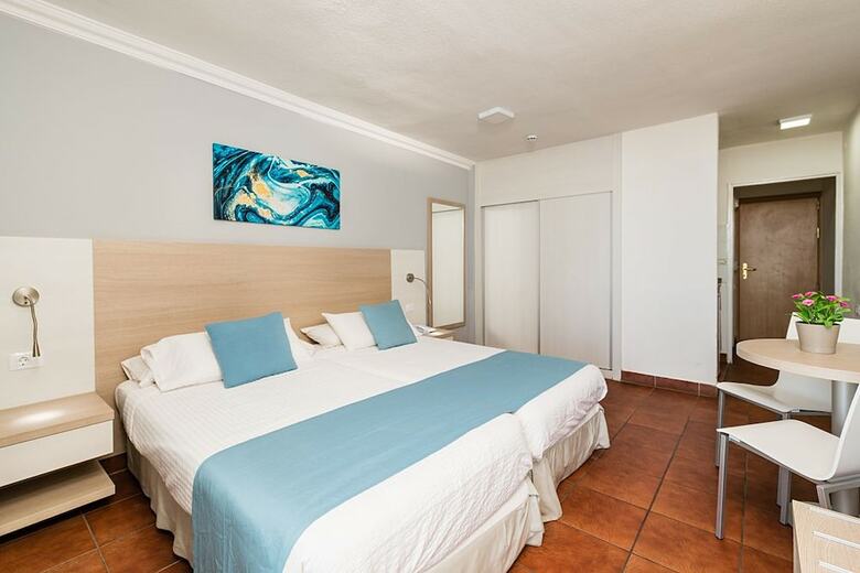 Aparthotel New Folias