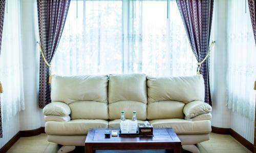Juntra Resort & Hotel