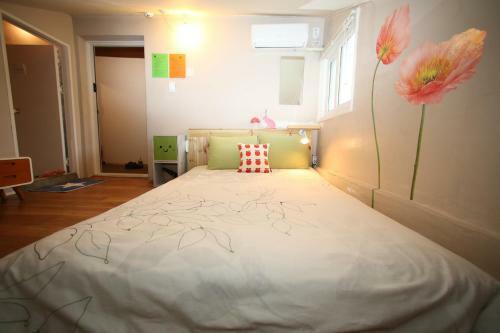 Hostal Sis N Bro Guesthouse