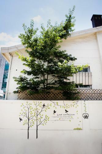 Hostal Sis N Bro Guesthouse