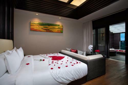 Tengchong Hotel Hotspring Village