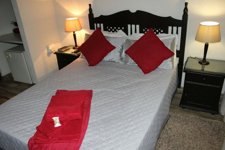 Hostal Royal Game Guest House