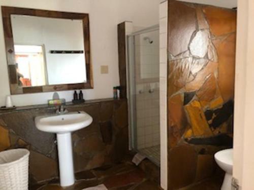 Eagle Rock Guest-farm And Business Lodge