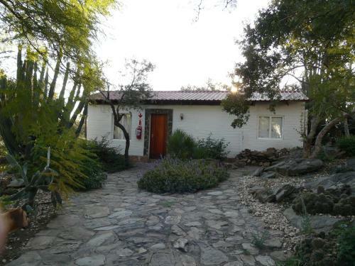 Eagle Rock Guest-farm And Business Lodge