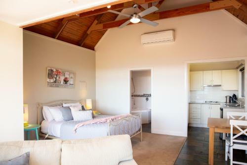 Hostal Pear Tree Cottage Bed And Breakfast