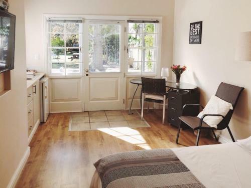 Hostal No.10 Caledon Street Guest House