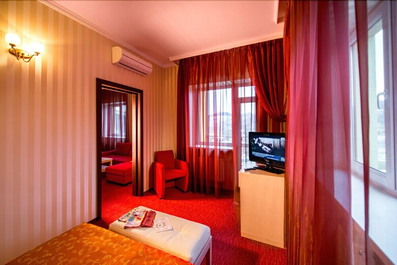Hotel Kievskaya Russ Resort