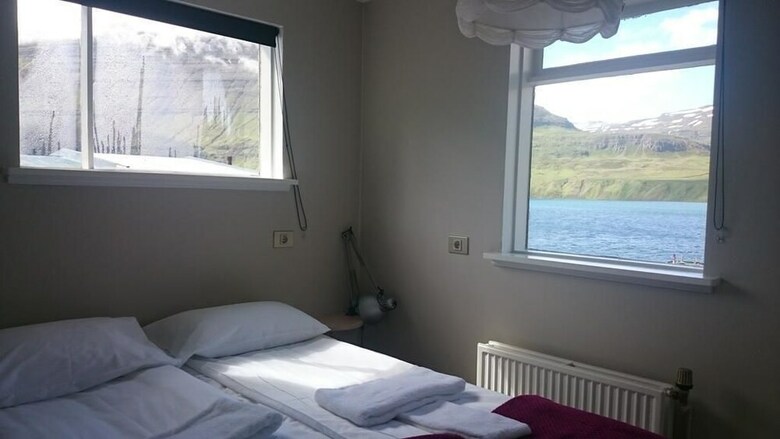 Hostal Nord Marina Guesthouse