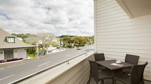 Hananui Lodge And Apartments