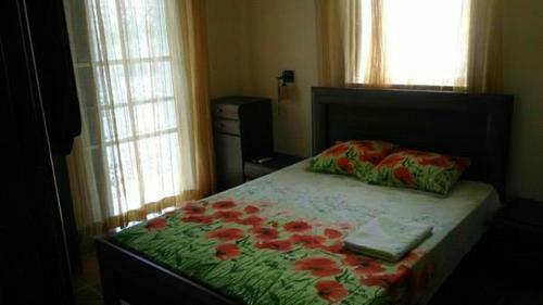 Two Bedroom Apartment With Patio And Pool
