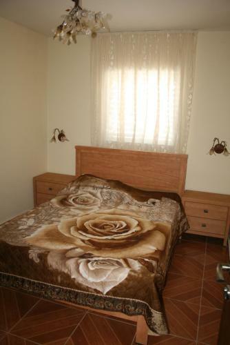 Two Bedroom Apartment With Patio And Pool