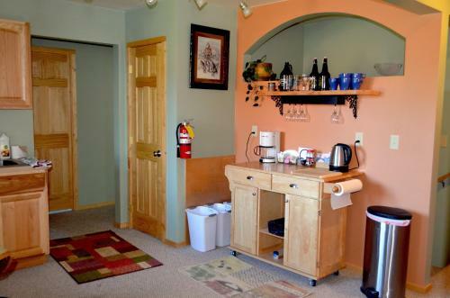 Bay Ave Bed And Breakfast Inn