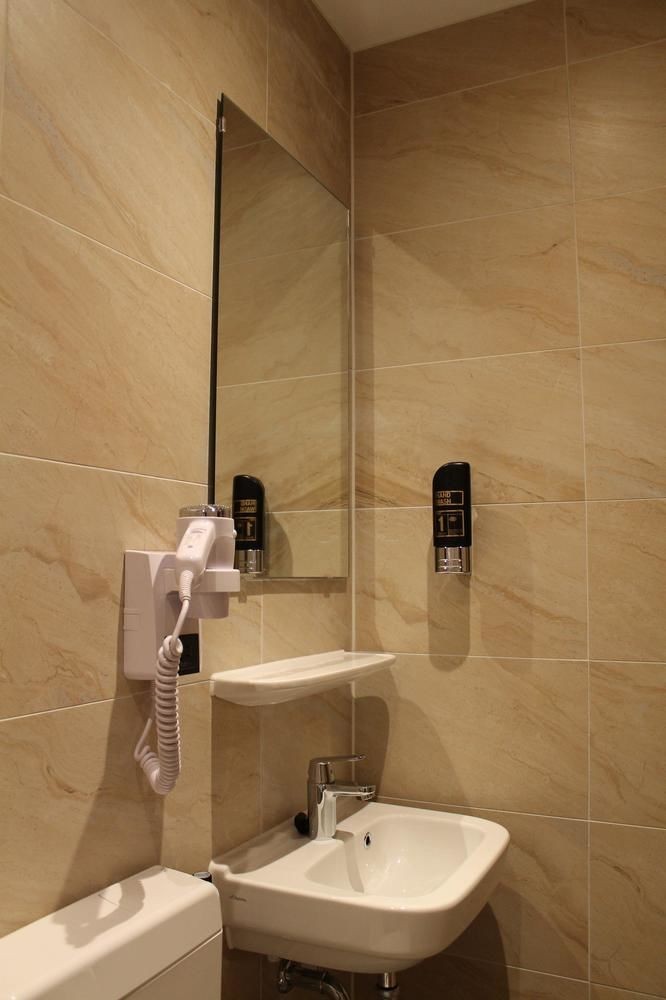 Aston City Hotel