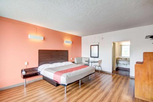 Motel 6 Somerset