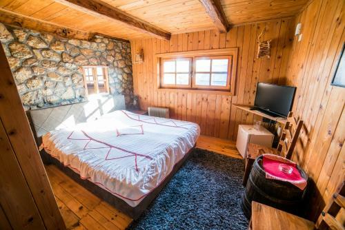 Ethno Village Stanisici & Hotel Pirg
