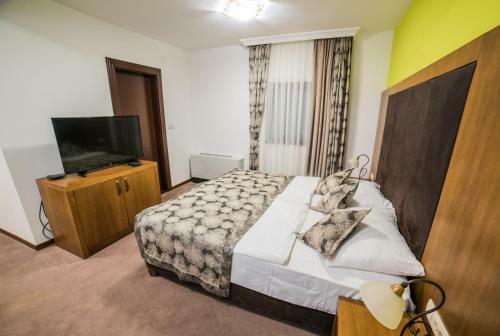 Ethno Village Stanisici & Hotel Pirg