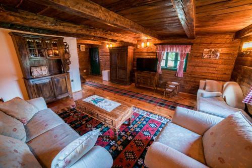 Ethno Village Stanisici & Hotel Pirg