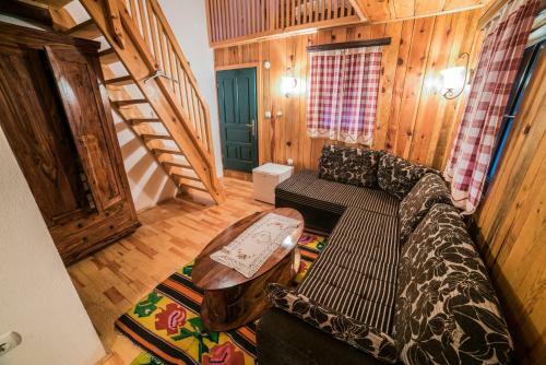 Ethno Village Stanisici & Hotel Pirg