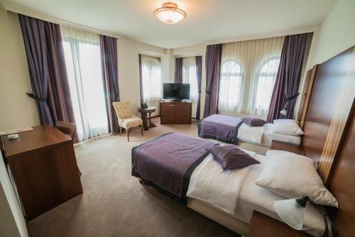 Ethno Village Stanisici & Hotel Pirg