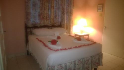 Hostal Palm Bay Guest House & Restaurant