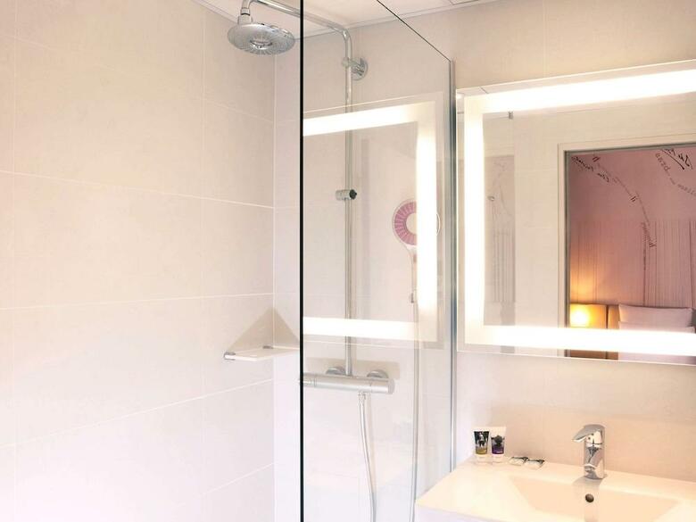 Hotel Mercure Raspail Montparnasse