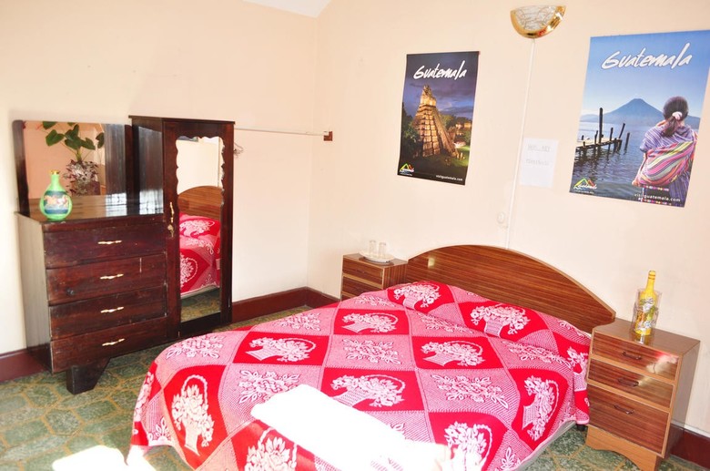 Estacion Gerona Bed & Breakfast