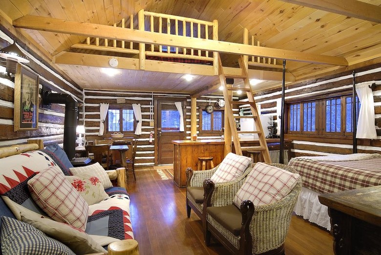 Hotel Pioneer Guest Cabins