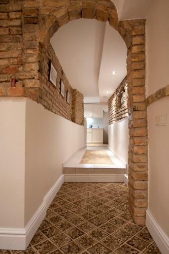 Real House Apartments