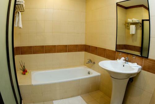 Hotel Cebu White Sands Resort And Spa