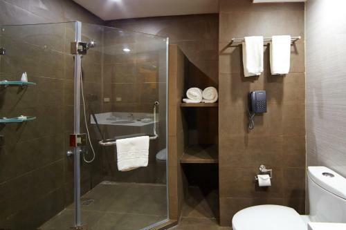 Hotel Cebu White Sands Resort And Spa