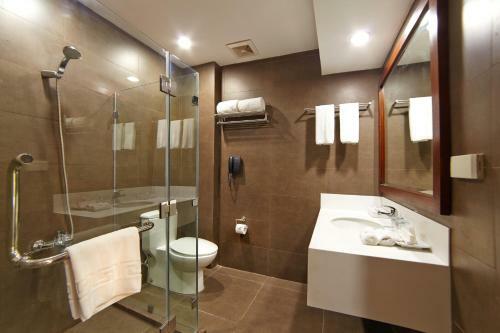 Hotel Cebu White Sands Resort And Spa