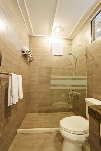 Hotel Cebu White Sands Resort And Spa