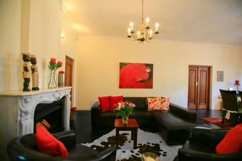Hostal 4-heaven Guest House