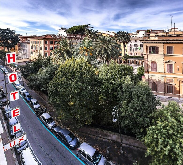 Hotel Lux