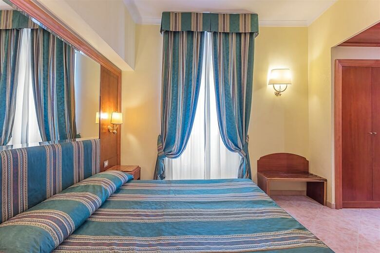Hotel Lux