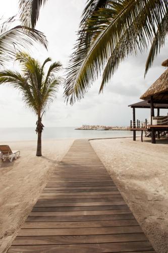 Hotel Aak-bal All Suite Resort