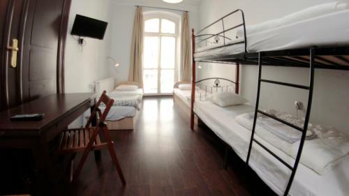 Pit Stop Hostel