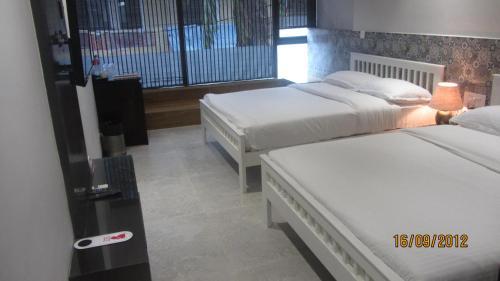 Hotel Sixteen Degrees North