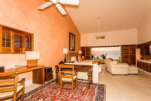 Villa Avanti - Inside Four Seasons Punta Mita